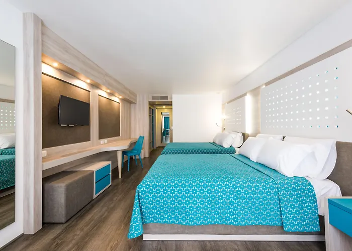 Casa Blanca Hotel 4*