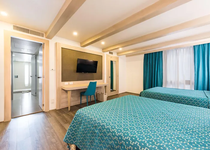 Casa Blanca Hotel 4*